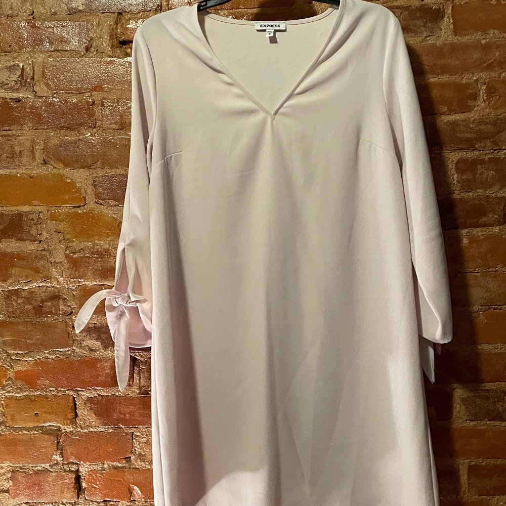 Long Sleeve V Neck Shift Dress